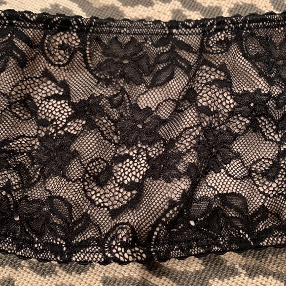NWOT TOP SECRET WEAPON BANDEAU IN BLACK LACE WITH CHAMPAGNE COLOR LINING MEDIUM - Picture 5 of 12